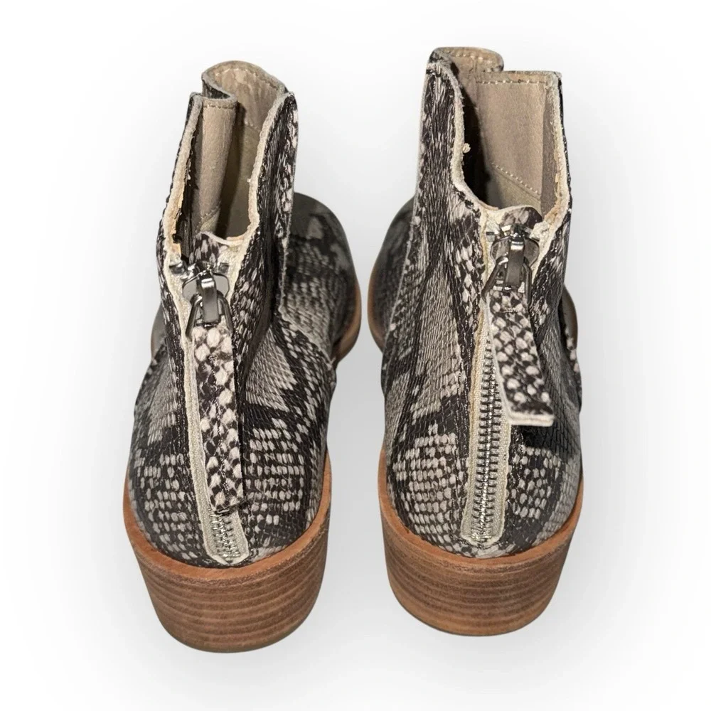 Dolce Vita Women's Tavin Ankle Boot Size‎ 9M Snake Print Faux Leather Zip Back